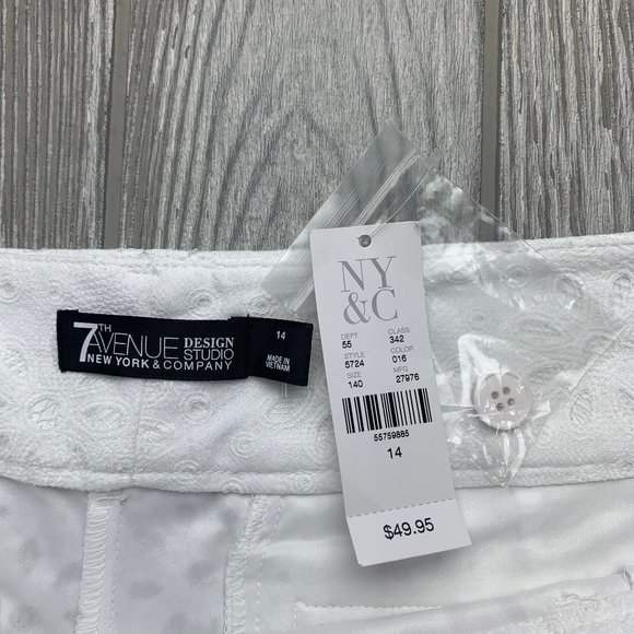 New York & Co 7th Ave Design White Lace Shorts - Picture 8 of 9